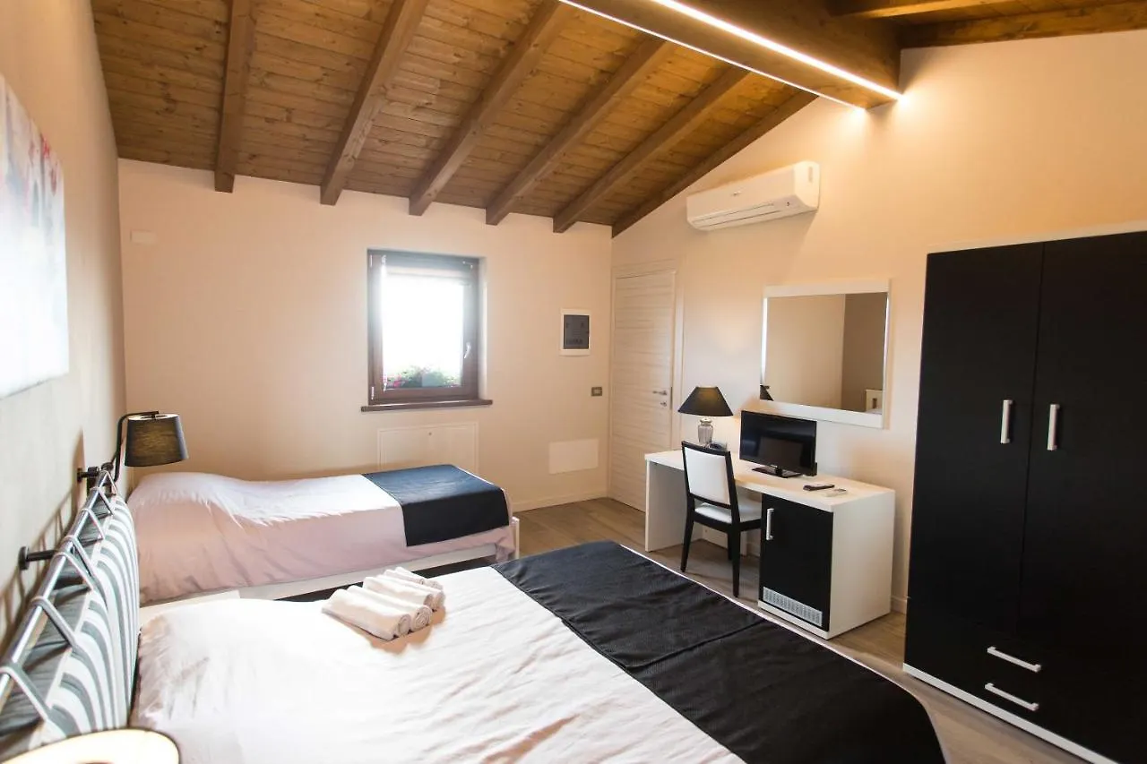 Ca' Del Passero B&B Vigoleno Bed & Breakfast